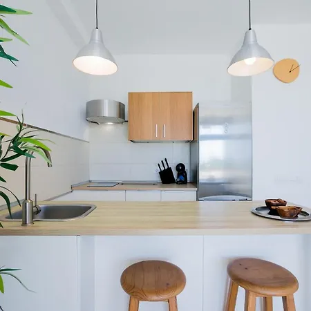 Cozy With Seaview And Parking Apartament