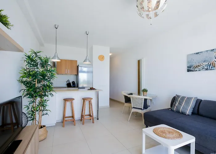 Cozy With Seaview And Parking Apartament *