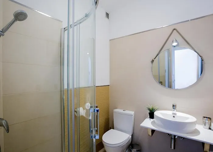 Cozy With Seaview And Parking *