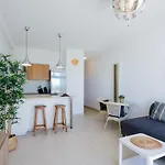 Cozy With Seaview And Parking Apartman *