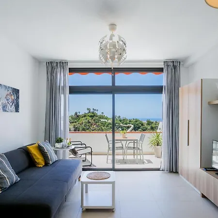 Cozy With Seaview And Parking Apartman