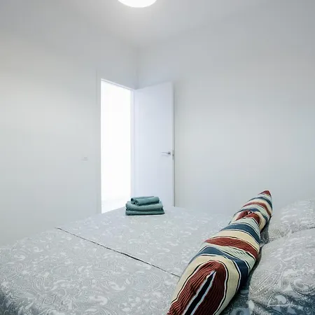 Cozy With Seaview And Parking Апартаменты *