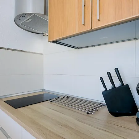 Cozy With Seaview And Parking Apartment *