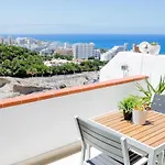 アパート Cozy With Seaview And Parking