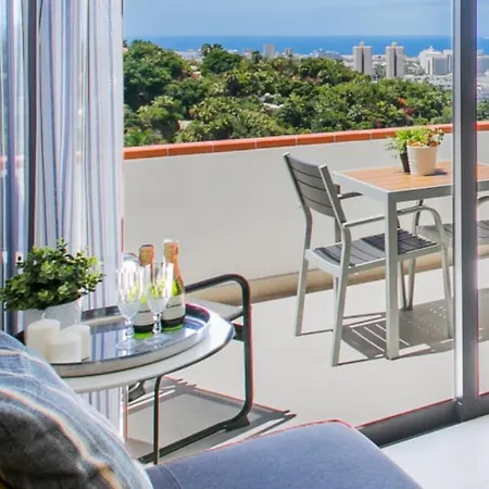 Cozy With Seaview And Parking アパート *