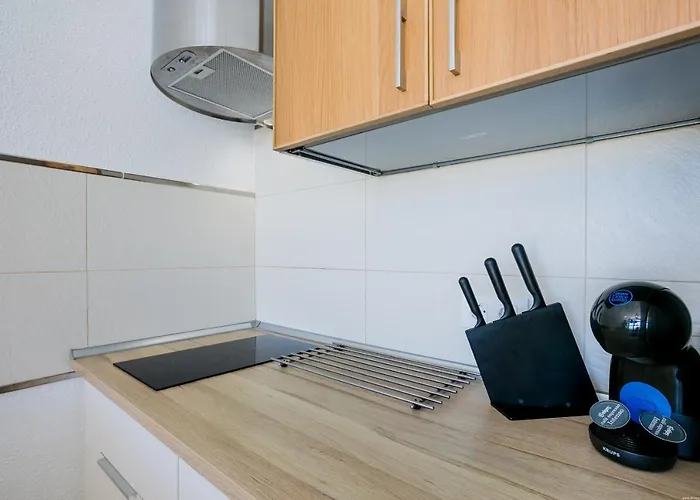 Cozy With Seaview And Parking Apartment *